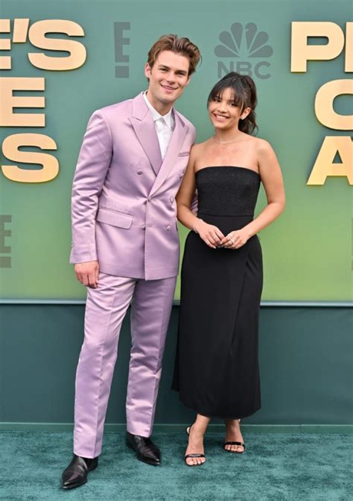 Nikki Rodriguez En Couple: Unpacking the Buzz Around Her Relationship Status